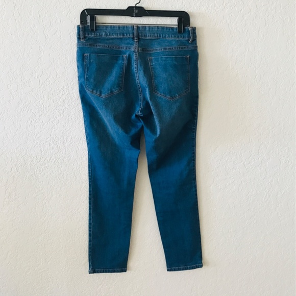 Route 66 Women’s Skinny Leg Low Rise 5 Pocket Medium Blue Denim Jeans Size 28 - Picture 4 of 11